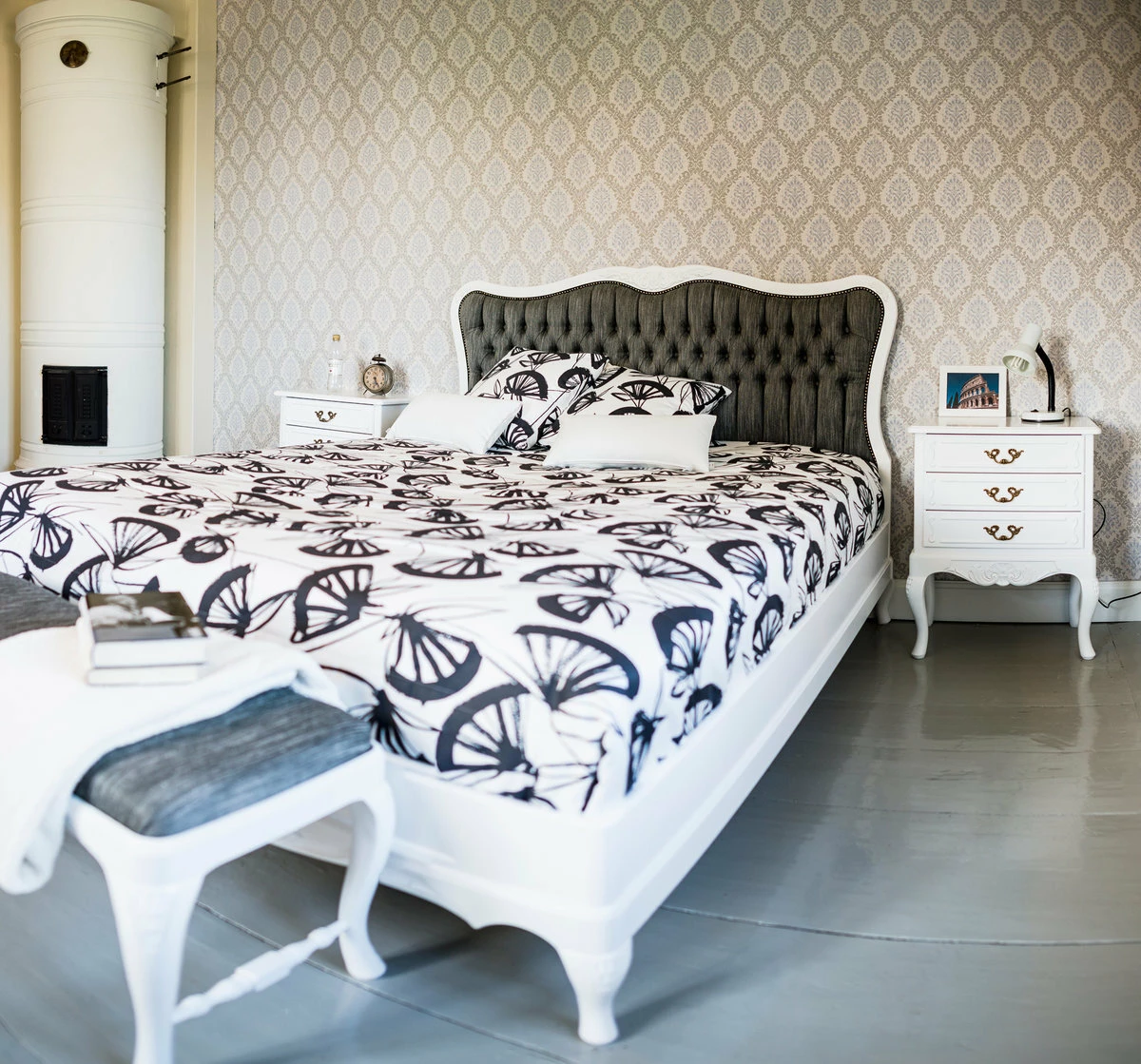 Talonpoikaisrokokoo Divaanisänky Verhoilulla Päädyllä 4 Talonpoikaisrokokoo Divaanisänky Verhoilulla Päädyllä - Image 2