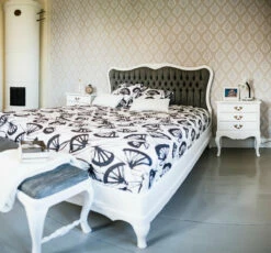 Talonpoikaisrokokoo Sänky Verhoilulla Päädyllä 13 Talonpoikaisrokokoo Sänky Verhoilulla Päädyllä -Vuodevaatteet Myynti 2024 DSC6417 207