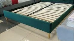 Azurro Sänky Samettikangasverhoilulla 13 Azurro Sänky Samettikangasverhoilulla -Vuodevaatteet Myynti 2024 azurro sanky yk