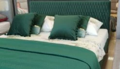 Azurro Sänky Samettikangasverhoilulla 11 Azurro Sänky Samettikangasverhoilulla -Vuodevaatteet Myynti 2024 azurro vel vihrea