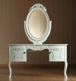 Talonpoikaisrokokoo Kampauslipasto Peilillä 11 Talonpoikaisrokokoo Kampauslipasto Peilillä -Vuodevaatteet Myynti 2024 tpr kamppoyta 246 0