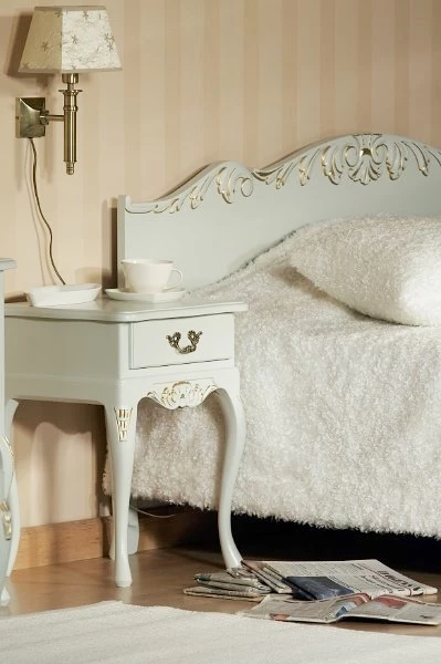 Talonpoikaisrokokoo Yöpöytä 4 Talonpoikaisrokokoo Yöpöytä - Image 2