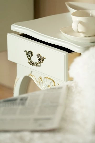 Talonpoikaisrokokoo Yöpöytä 5 Talonpoikaisrokokoo Yöpöytä - Image 3